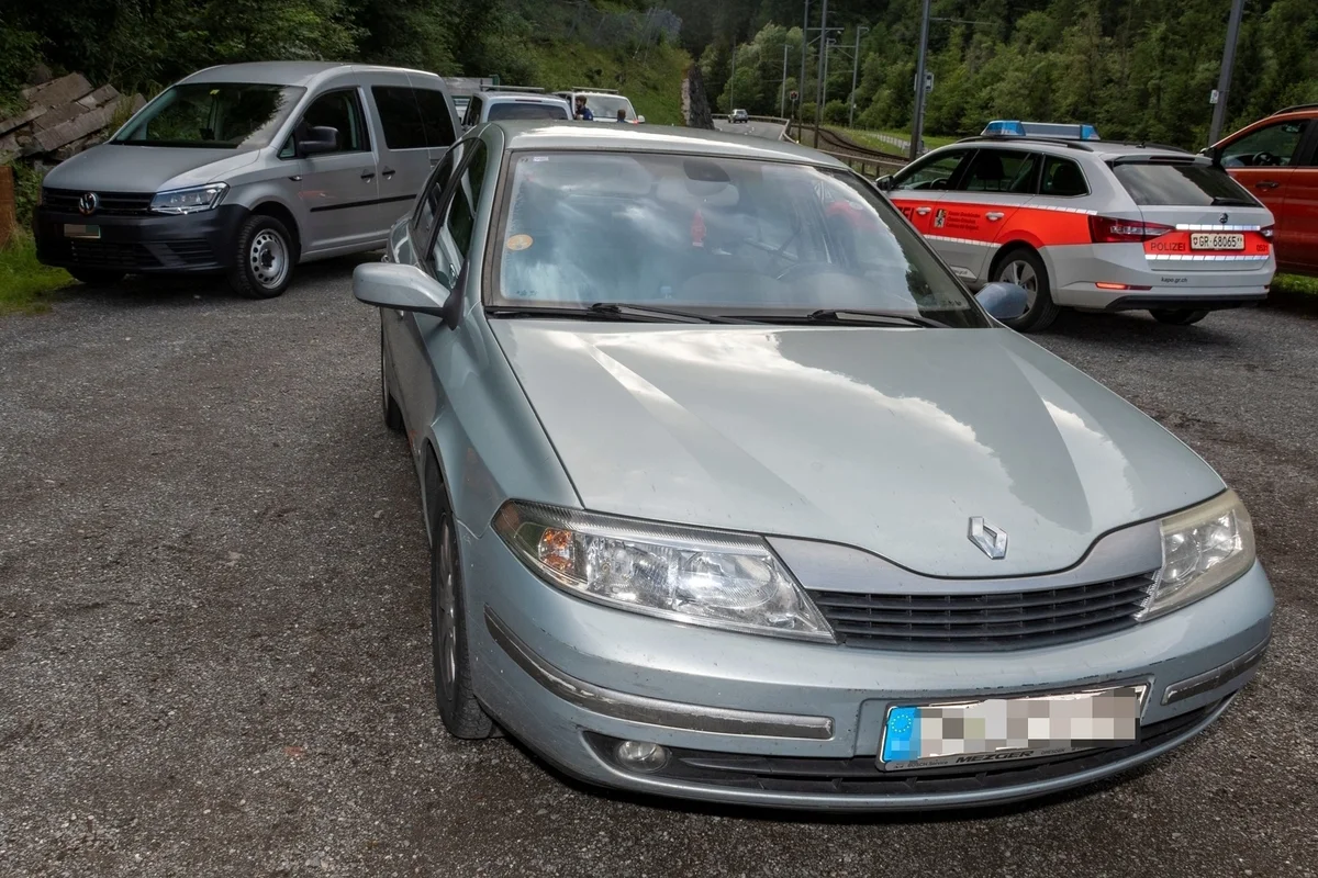Davos und Fideris GR - Raser flüchtet vor der Polizei