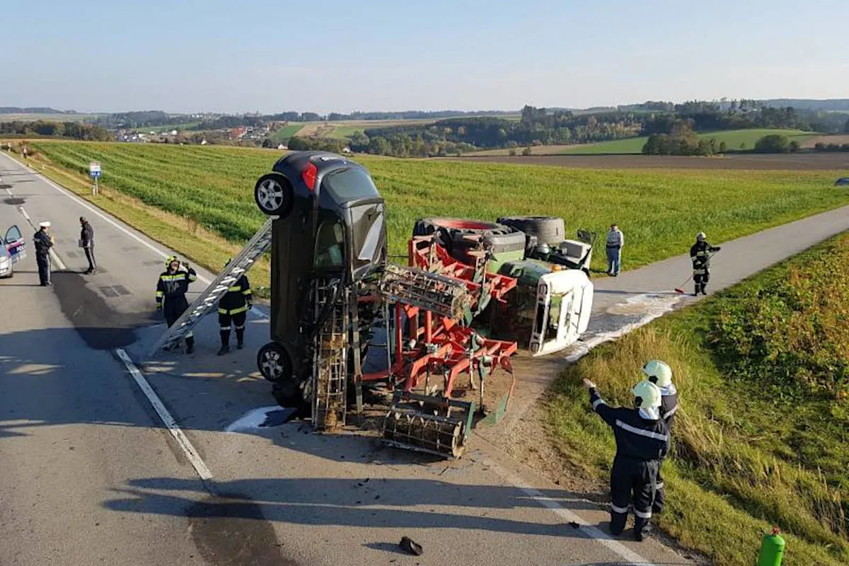 Auto blieb nach Unfall aufrecht stehen