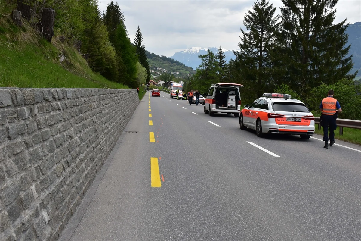 Schwerer Unfall in Churwalden GR - Zwei Motorradfahrer kollidieren