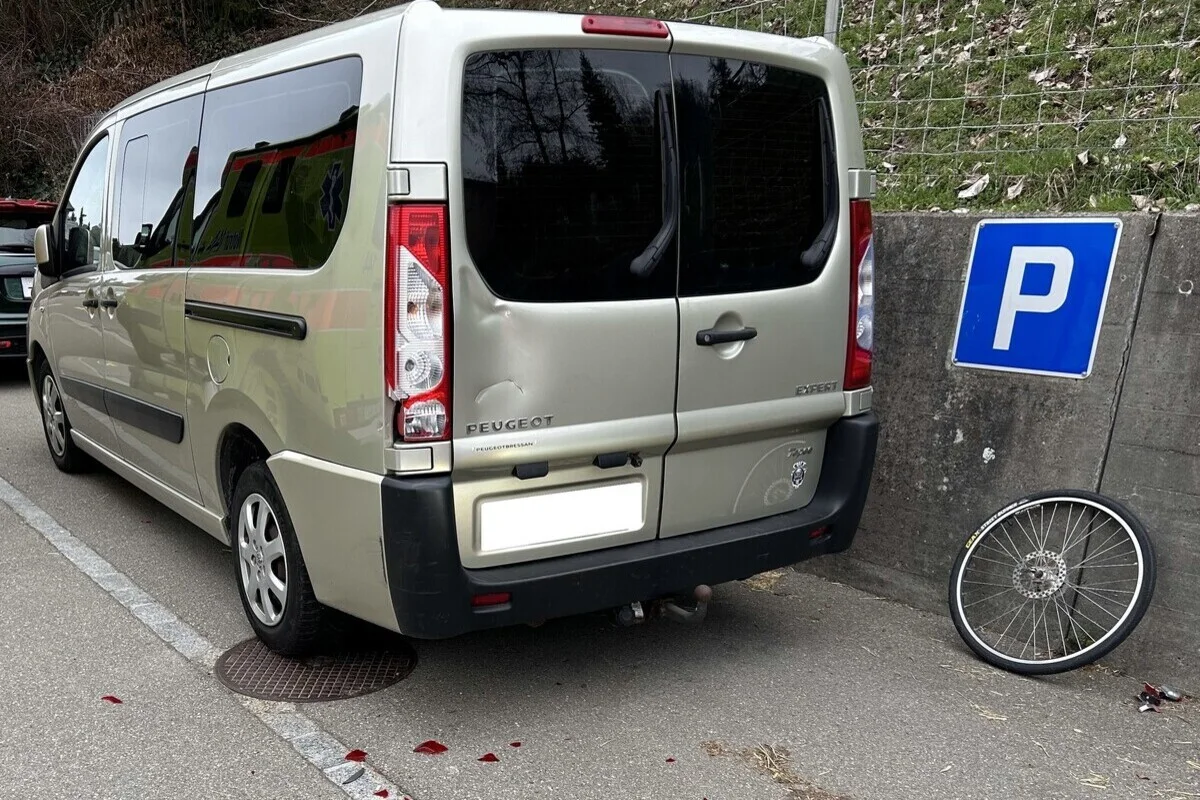 Herisau AR - Fahrradfahrer bei Unfall verletzt