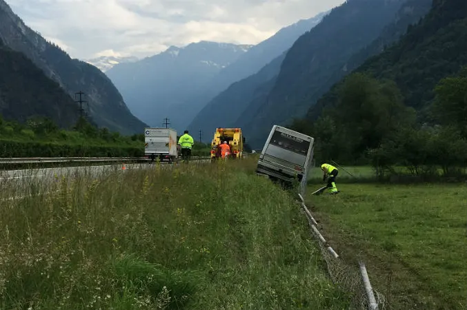 Lostallo GR - Carchauffeur eingenickt und verunfallt