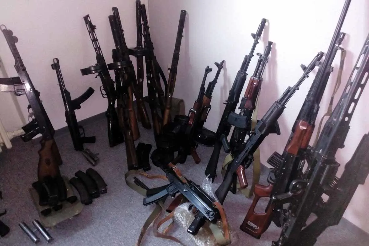11 Tatverdächtige in Haft in Aachen - Cannabis- Plantagen und ca. 1000 Waffen entdeckt!