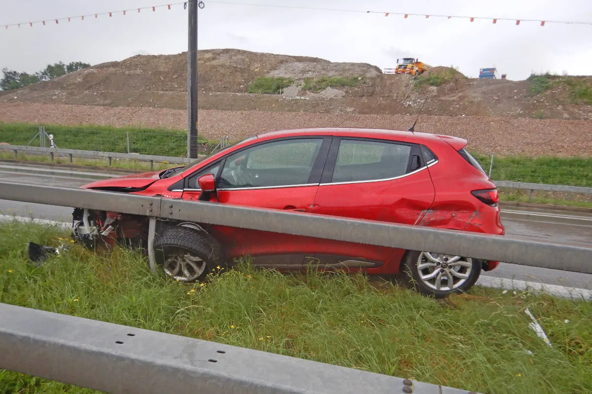 A1 Sirnach TG – Kollision mit Leitplanke