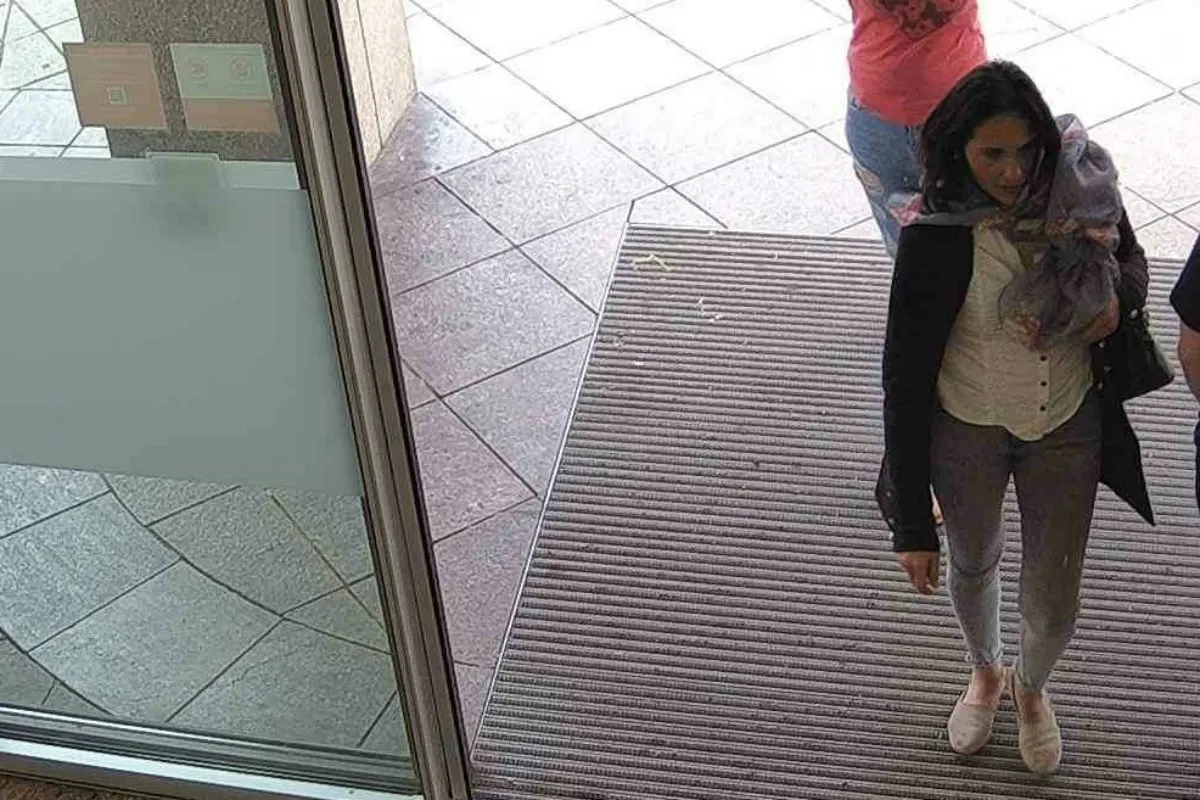 Mülheim - Öffentlichkeitsfahndung nach EC-Kartendiebin und Betrügerin
