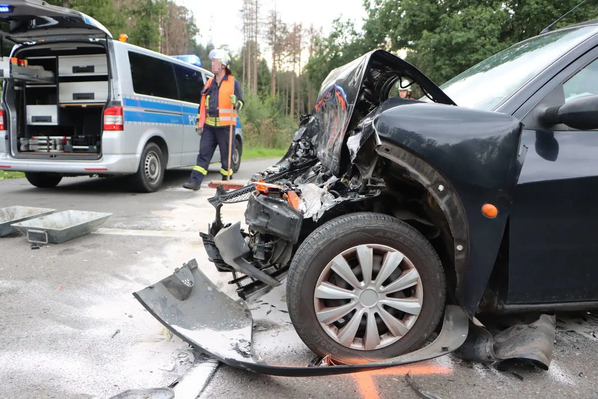 Morsbach – Drei Verletzte bei Auffahrunfall auf der L 94