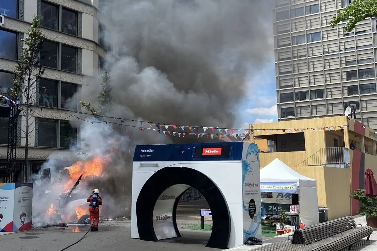 Zürich – Imbissfahrzeug in Fanzone der Euro25 in Brand geraten