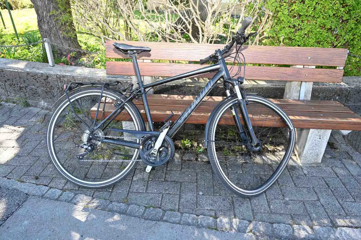Kriessern SG – Velofahrer bei Unfall von Auto erfasst
