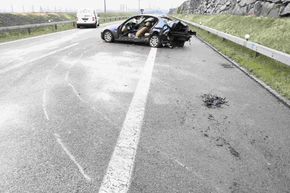  Au SG - Unfall auf Autobahn vom 22.3.3021 - Zeugen gesucht!