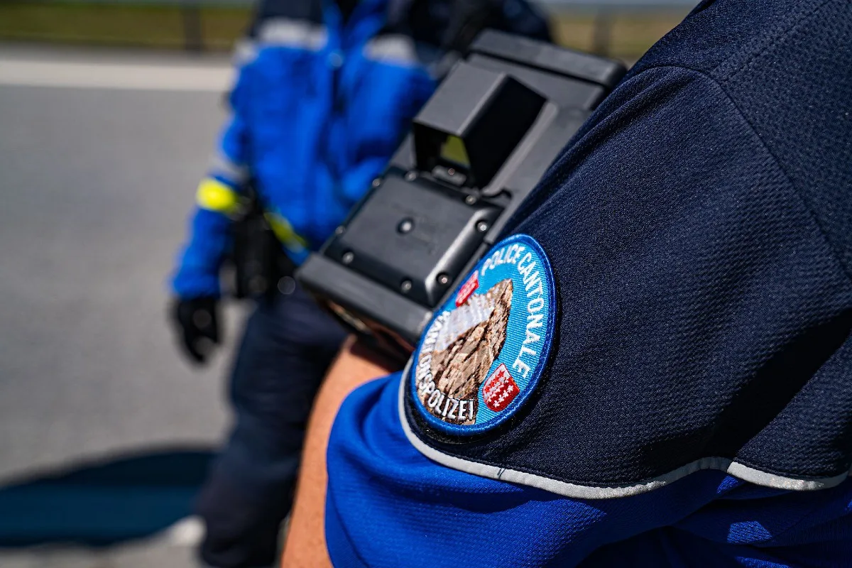 Raser in Brig-Glis VS -  Mit 165 km/h anstatt der erlaubten 80 km/h auf der Überlandstrasse