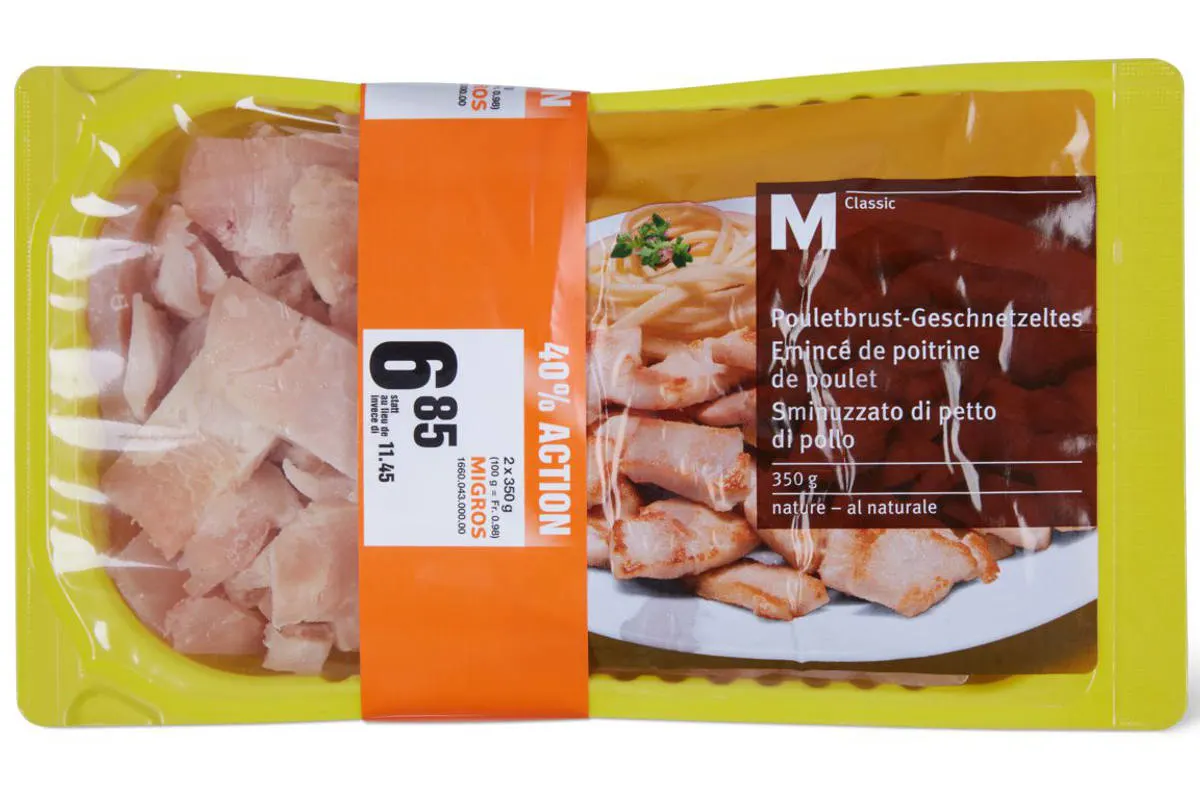 Metallstücke in Pouletbrust-Geschnetzeltem von Migros