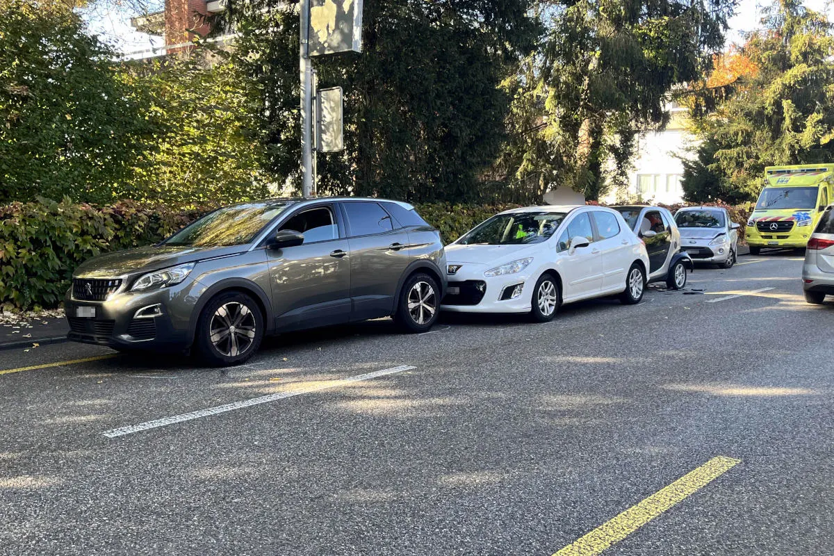 Rapperswil-Jona SG – Auffahrkollision zwischen vier Autos