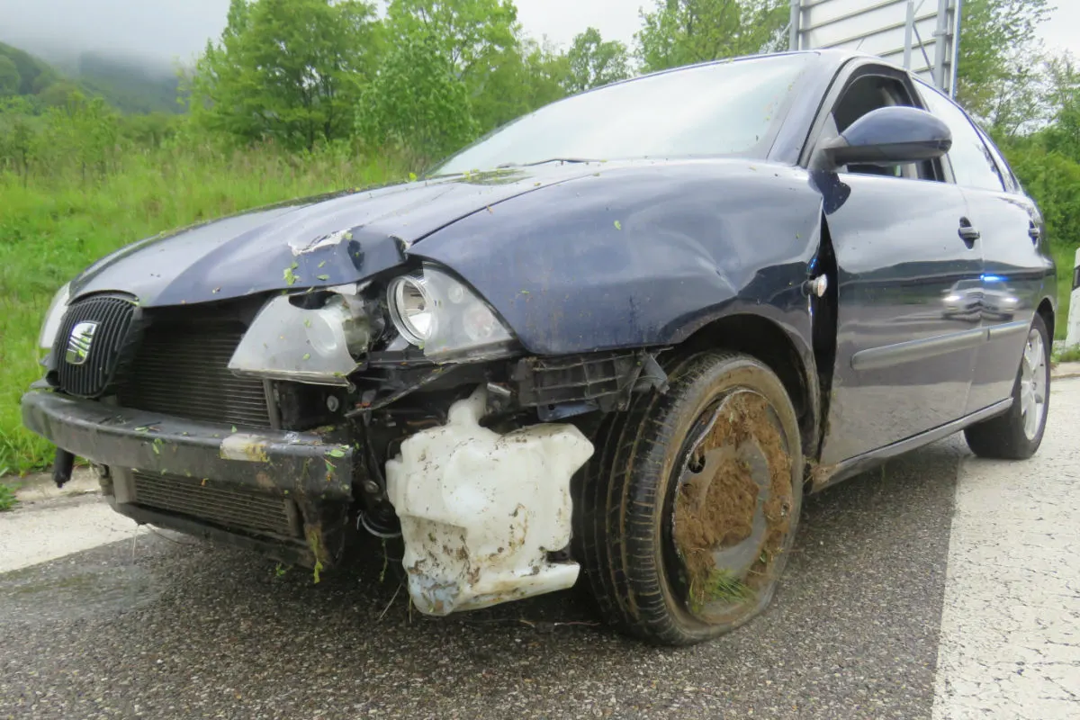 Frick/A3 AG - 22-Jähriger baut alkoholisiert Unfall
