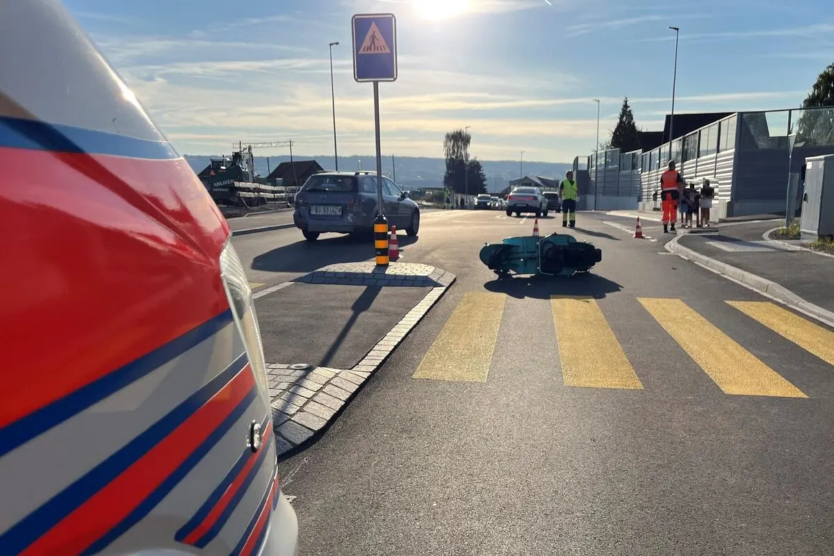 Obfelden ZH - Motorradfahrer nach Unfall schwer verletzt 