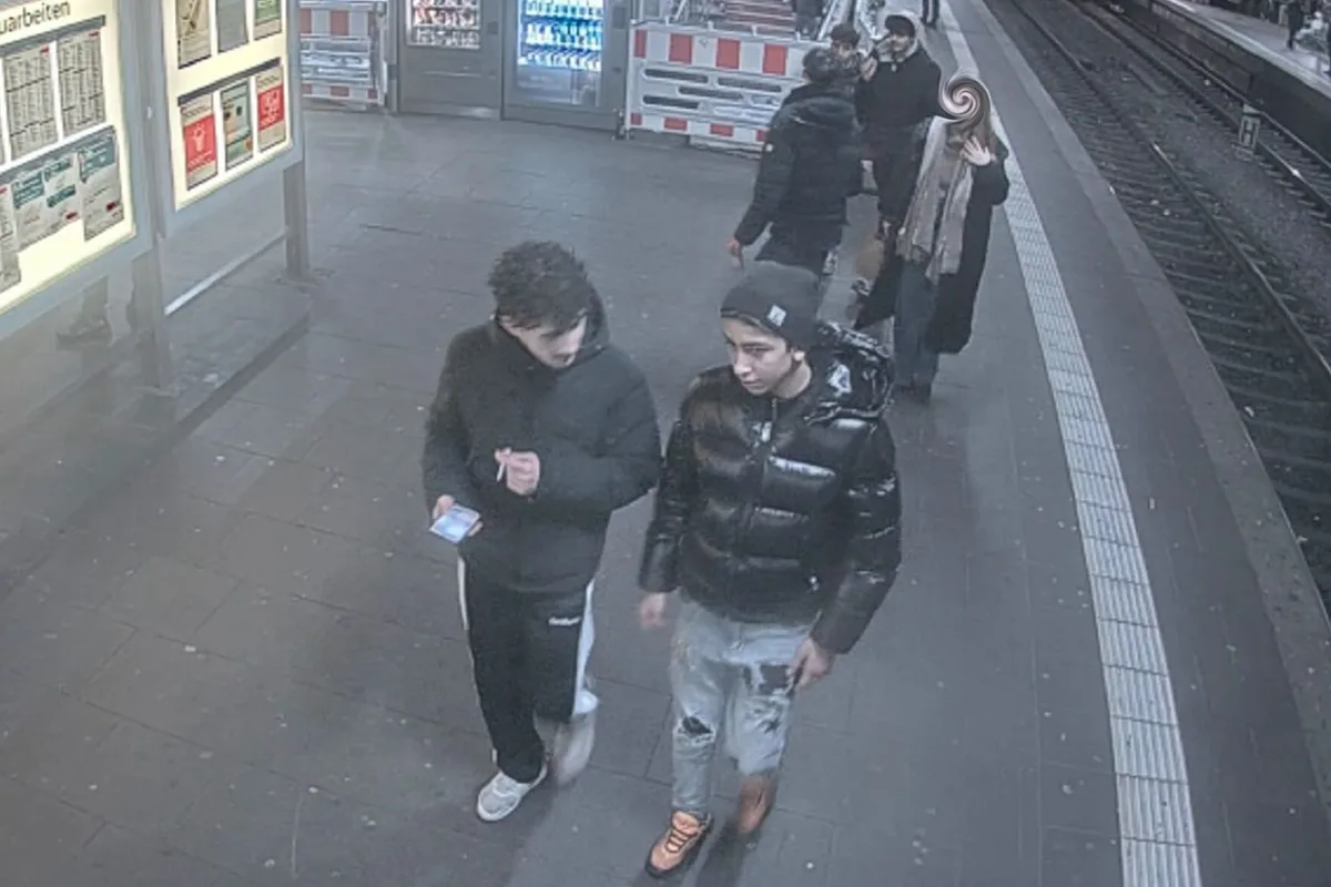 Düsseldorf – Polizei sucht Tatverdächtige nach schwerem Raub