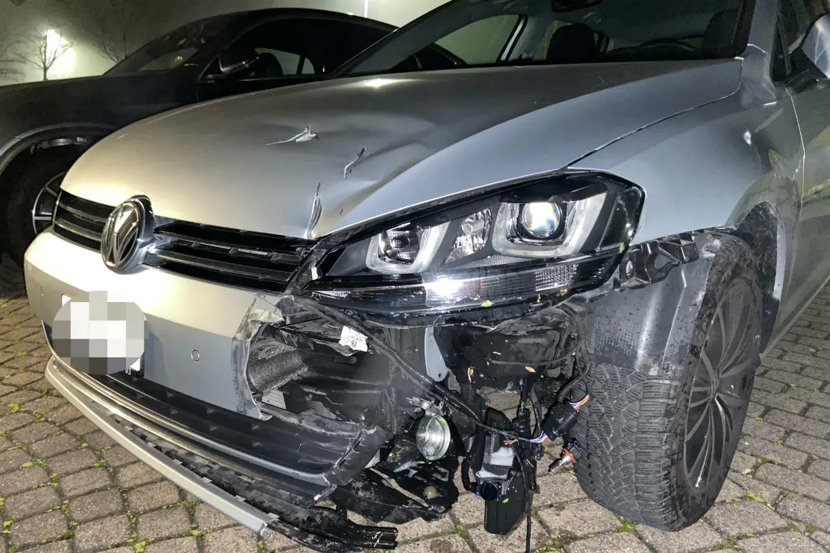 Schöftland AG - 19-Jähriger nickt während der Autofahrt ein!