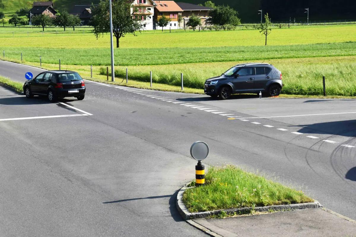 Oberdorf NW -  Kollision zweier Autos beim Abbiegen