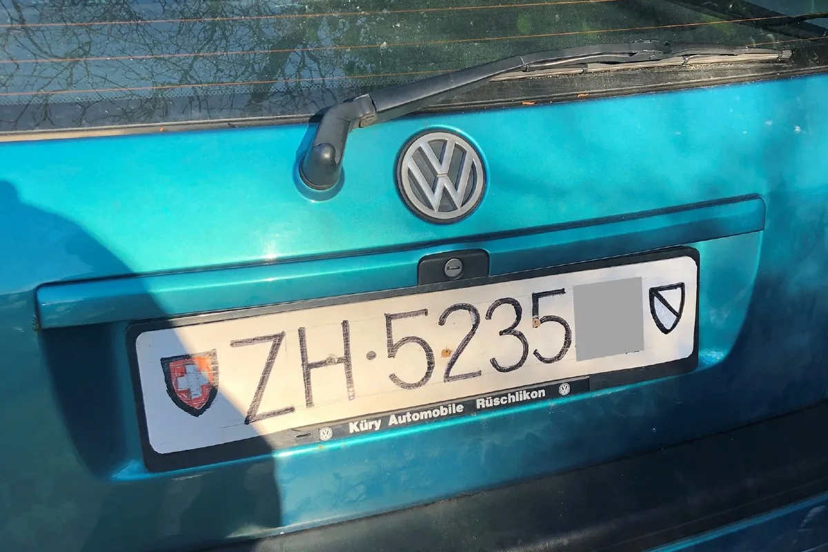 Winterthur ZH - 63-Jähriger mit selbstgemachten Kontrollschildern unterwegs
