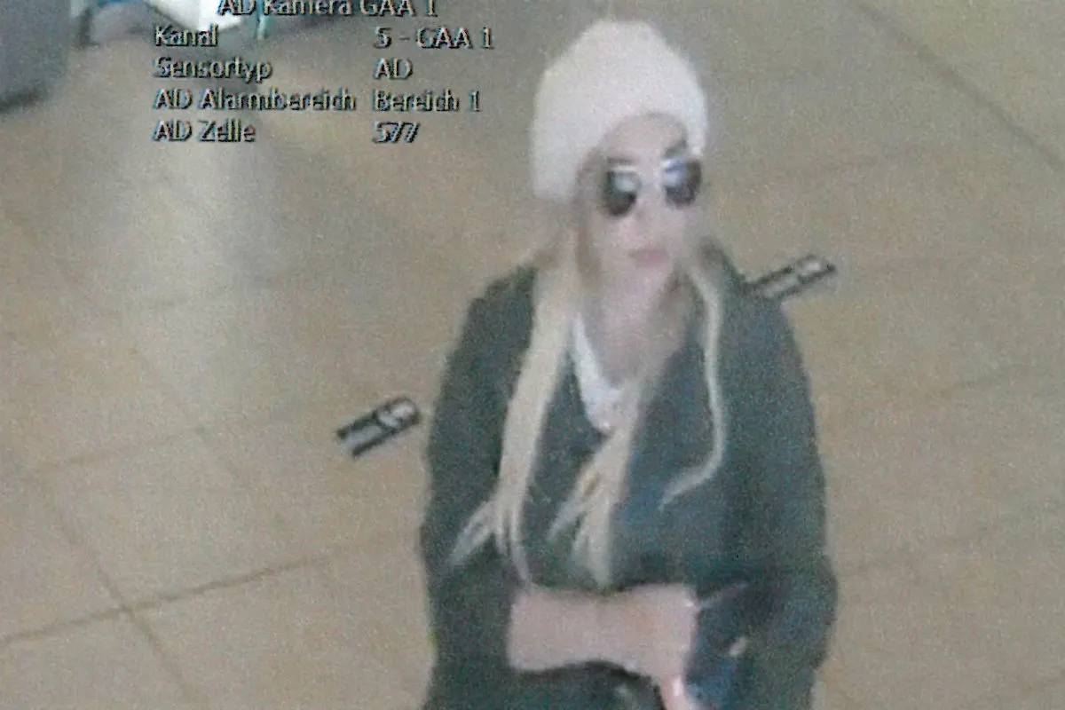 Bankkarten-Betrügerin - Wer kennt diese Frau?