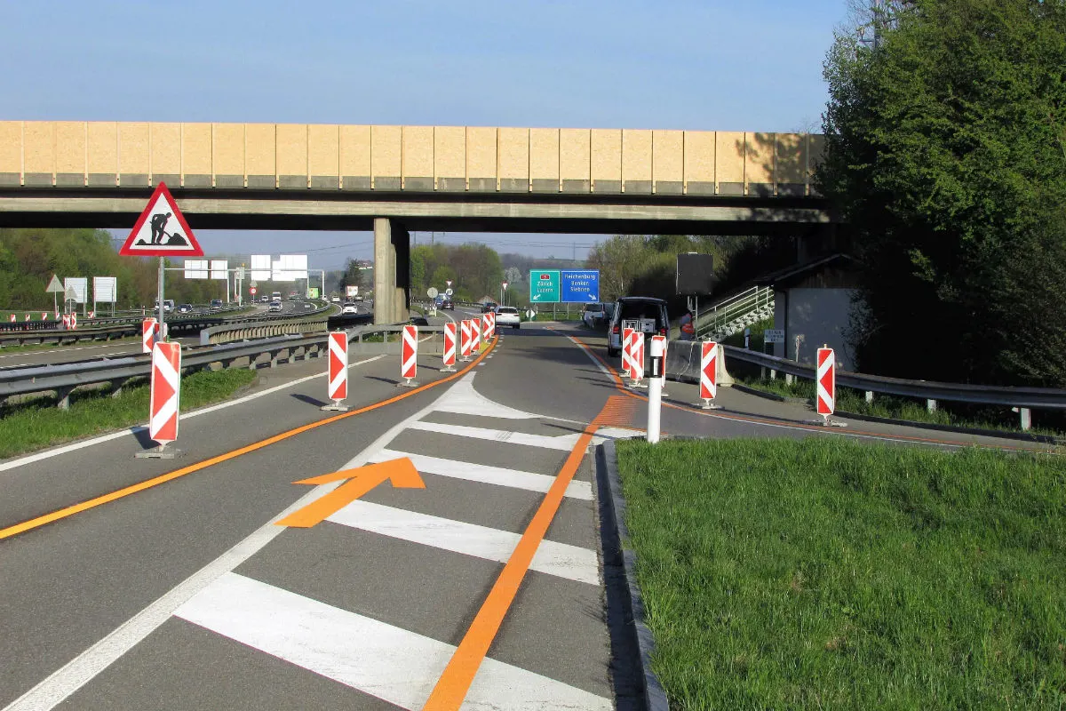A3/Benken SG - Vortritt eines Lieferwagens missachtet