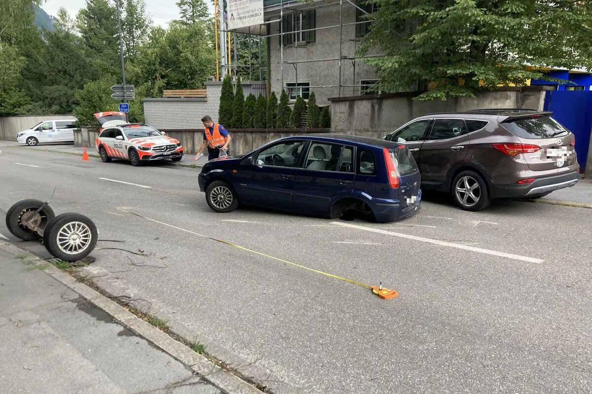 Netstal GL - Hinterachse bricht während der Fahrt weg