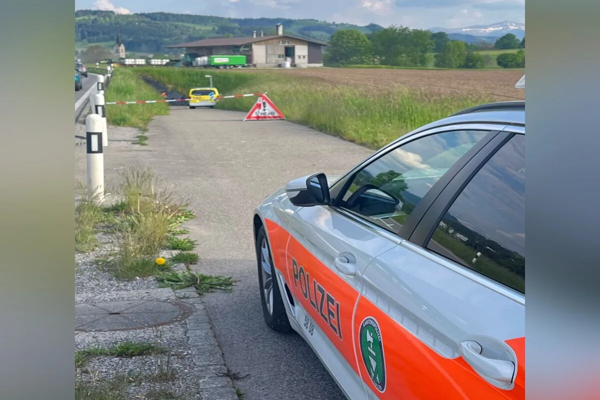 Bazenheid SG -  E-Bike-Fahrer nach Unfall schwer verletzt