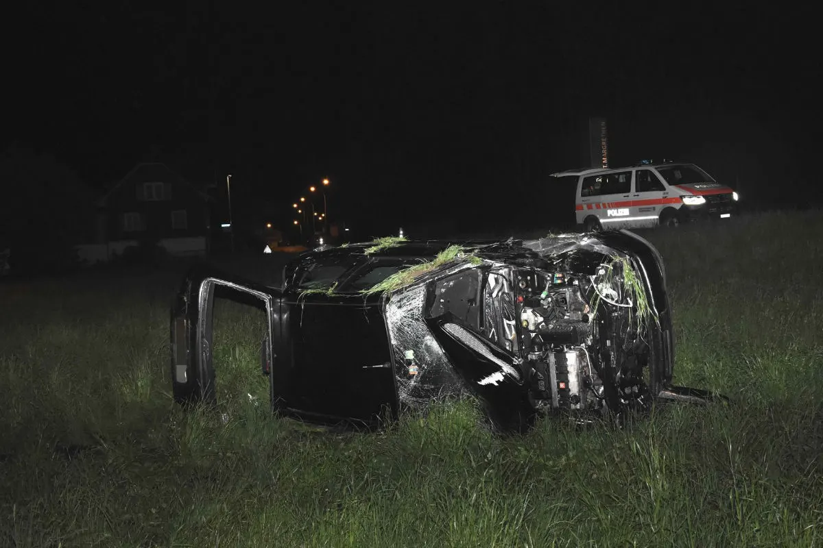 St. Margrethen SG - Auto überschlägt sich – Zeugenaufruf