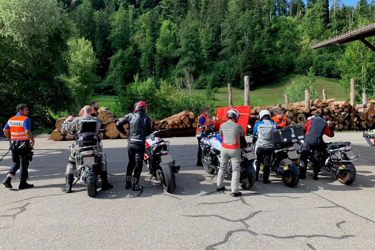 Steg ZH – Motorradkontrolle im Tösstal durchgeführt