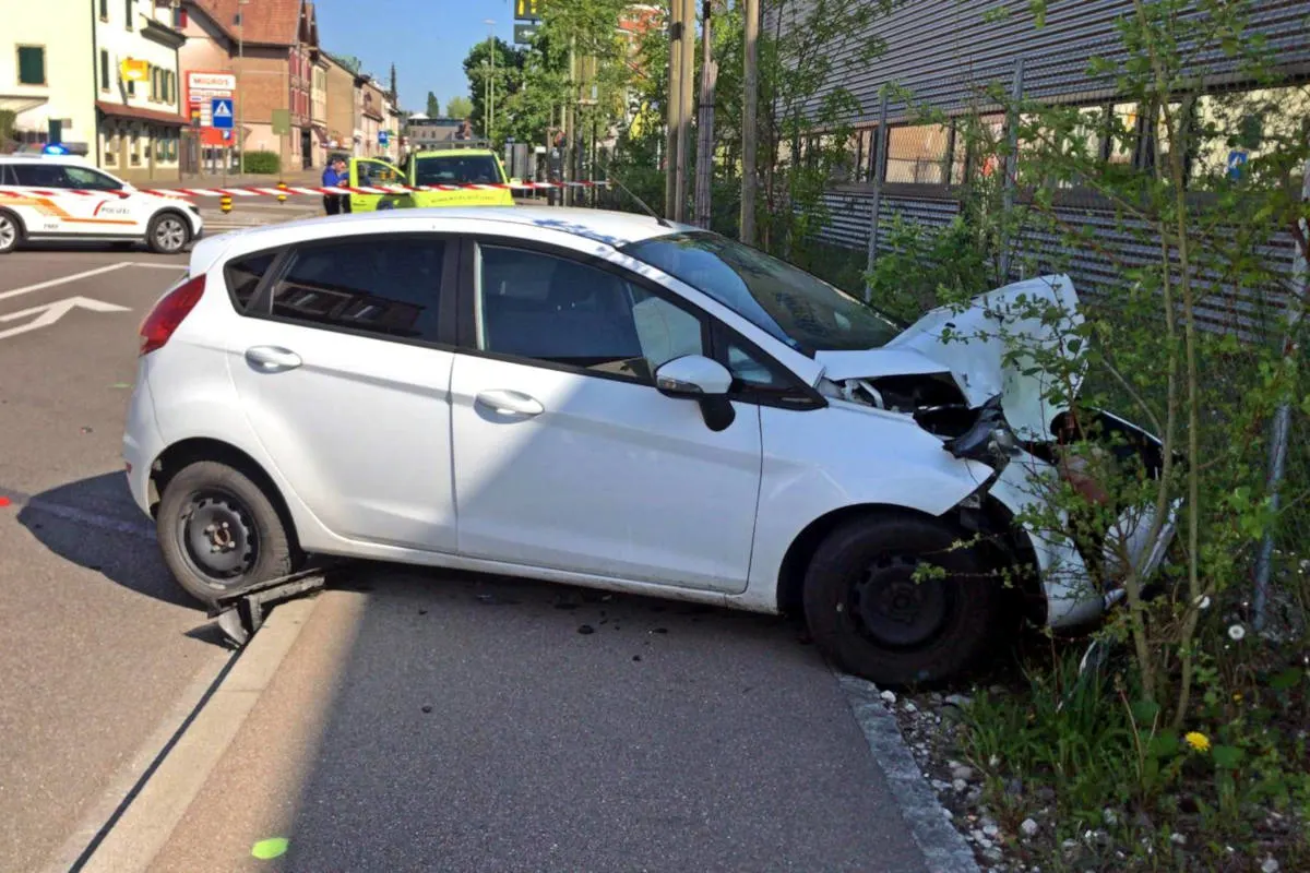Allschwil BL - Fünf Personen verletzt bei Verkehrsunfall