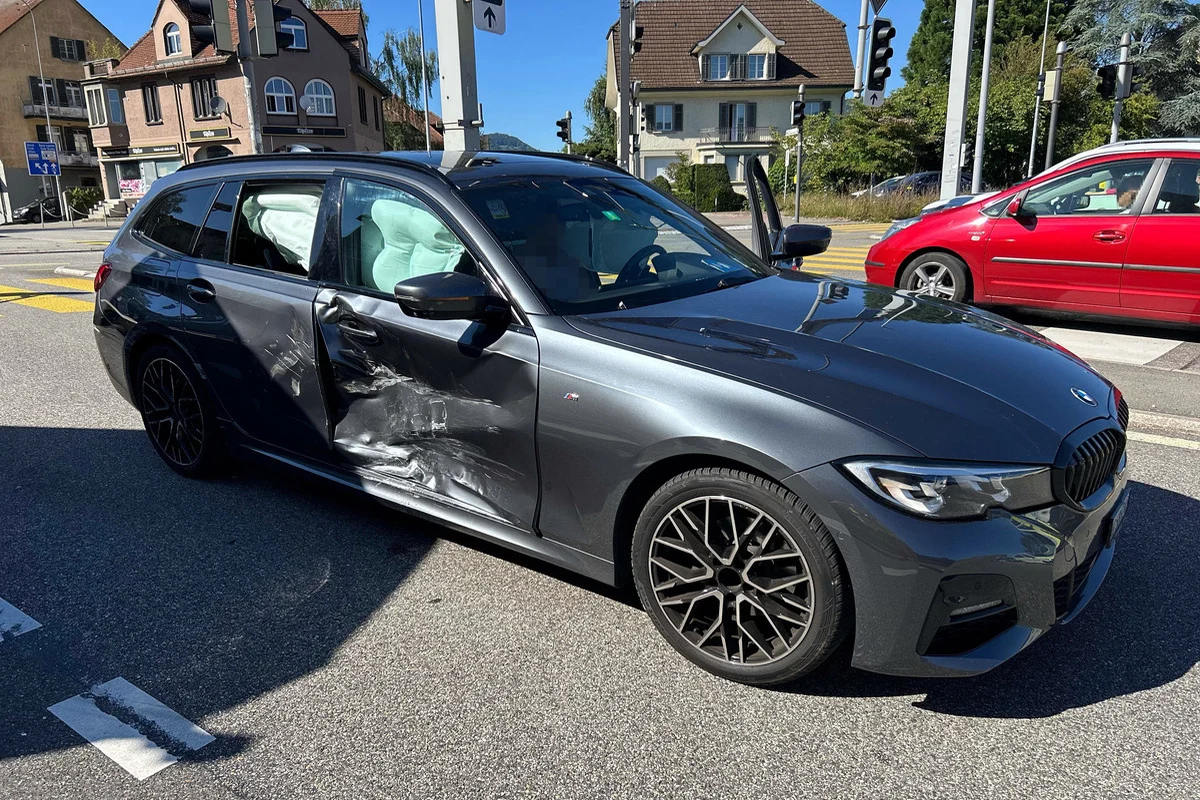 Unfall in Aarau - BMW-Fahrerin missachtet Rotlicht