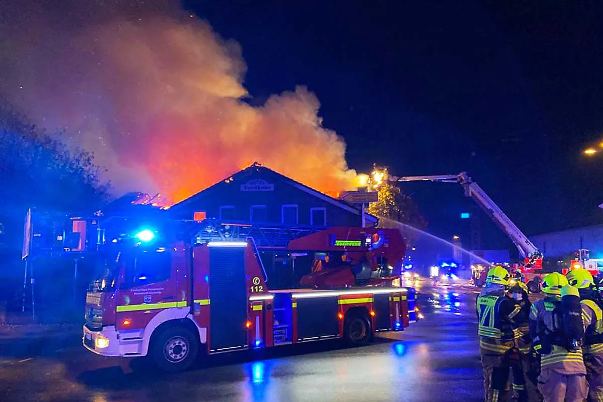 Großfeuer in Kaltenkirchen - Hotel und Restaurant komplett zerstört