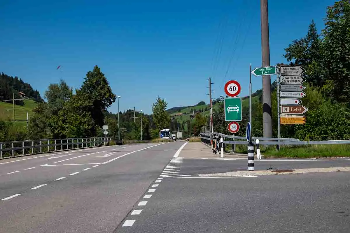 A6 Mülenen – Spiezwiler - Schaden bei Brückenfuge festgestellt - Brücke gesperrt