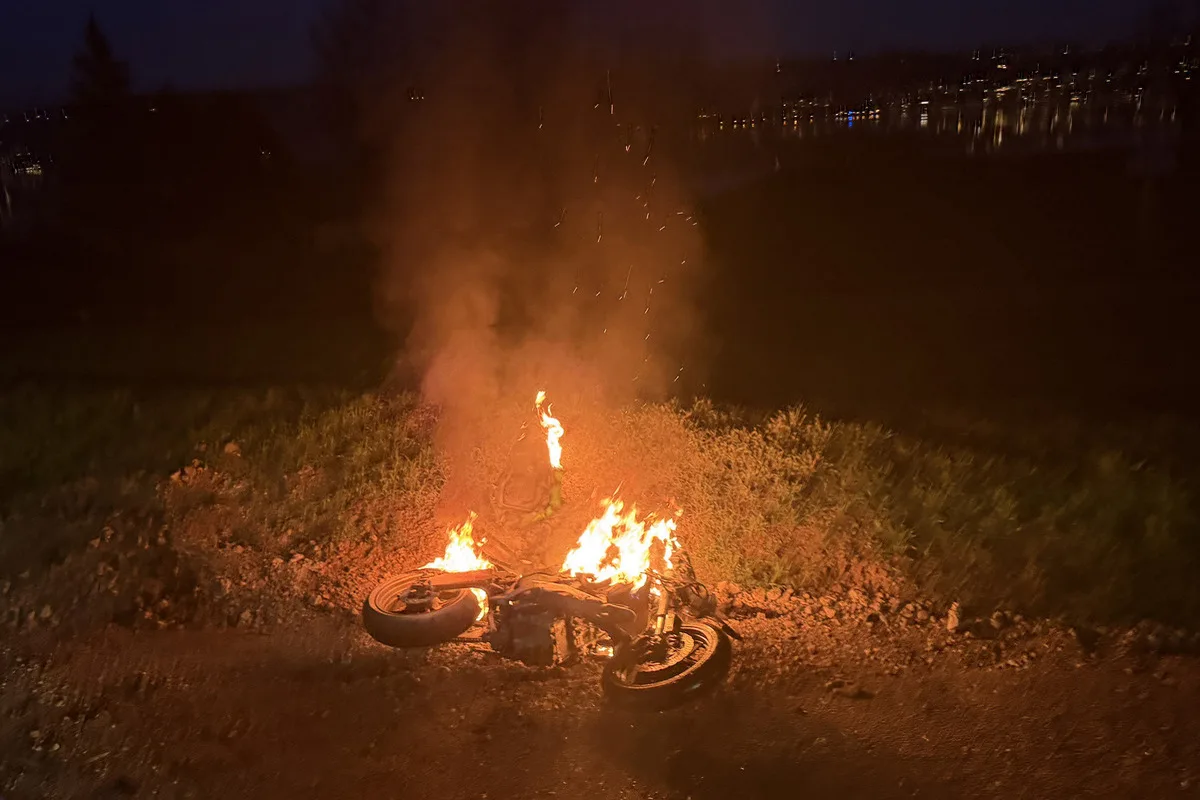 Sempach LU – Motorrad gerät nach Unfall in Brand