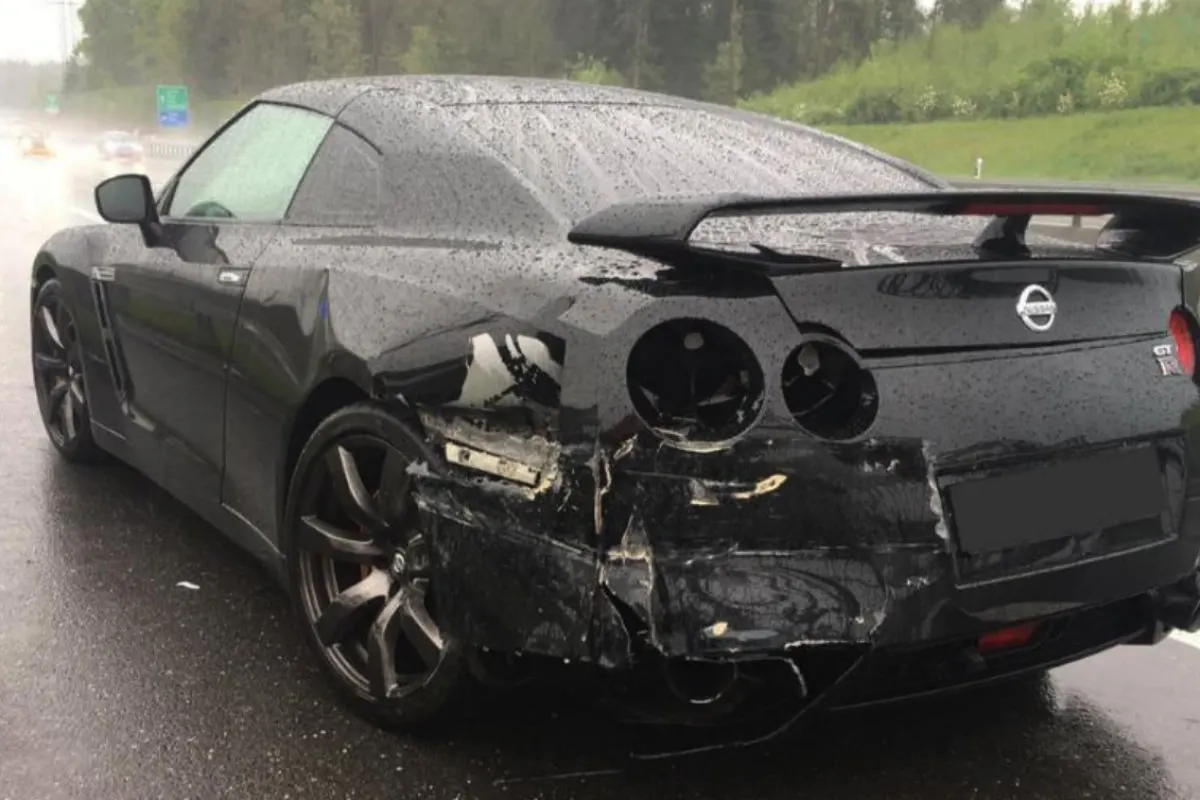 Lindencham ZG -  Unfall mit Sportwagen