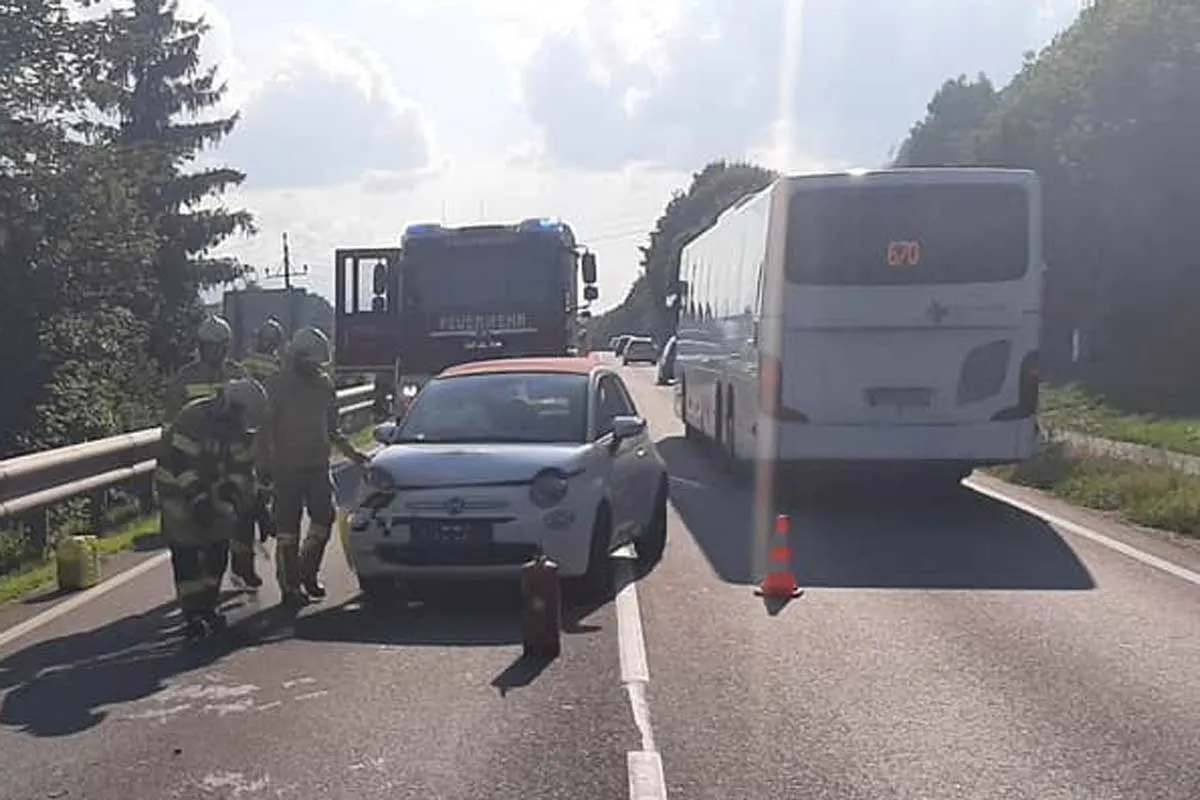 Auffahrunfall in Piesendorf - Zwei Personen verletzt