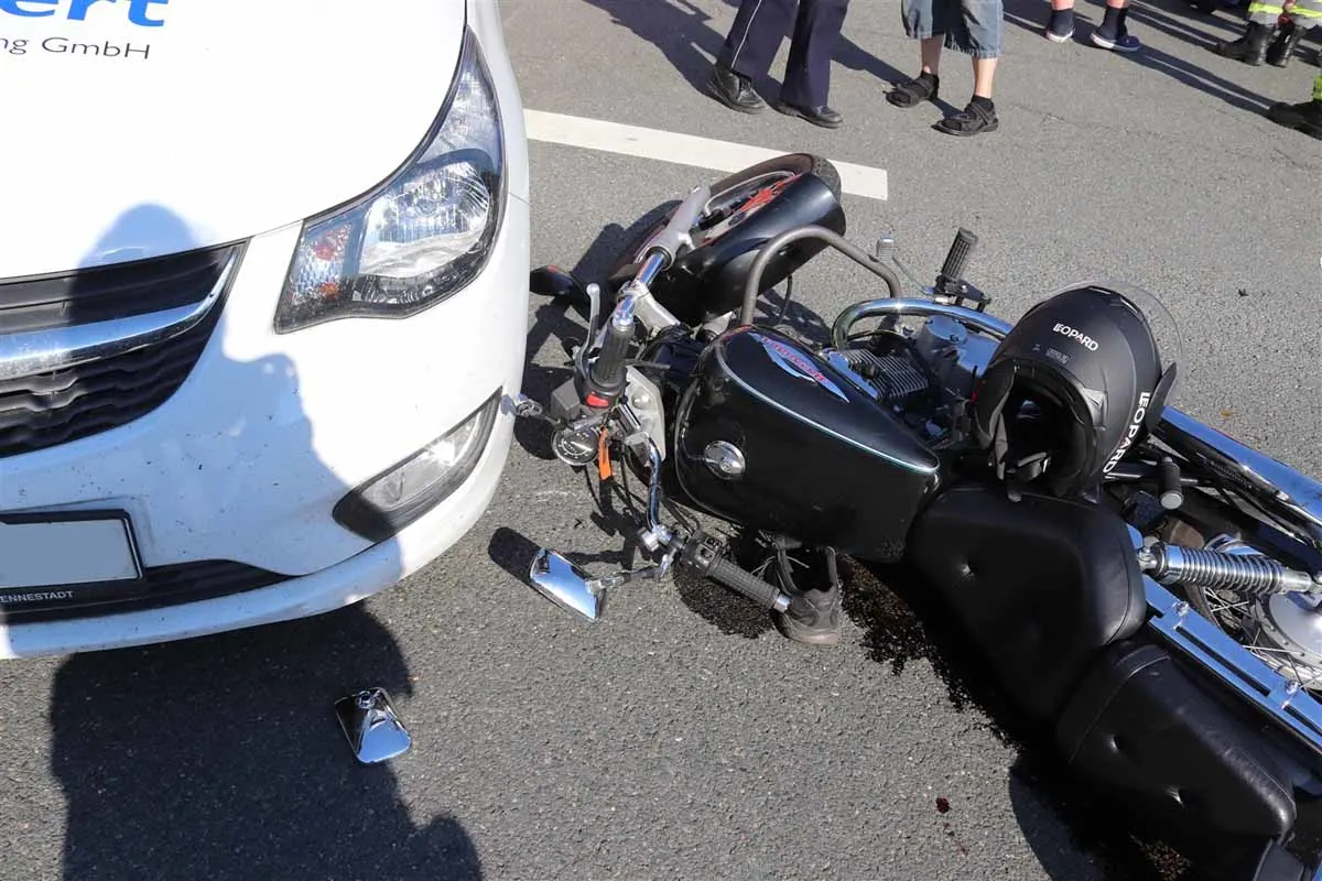 Finnentrop - Zusammenstoß von Pkw und Motorrad