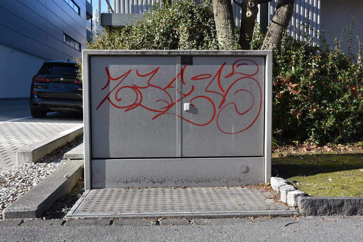 Vandalismus in Triesen – Sachbeschädigung durch Farbe