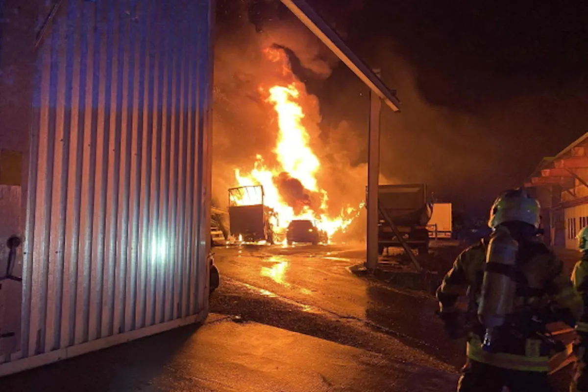 Schwerer Brand Granges (Veveyse) FR – Mehrere Fahrzeuge fallen den Flammen zum Opfer
