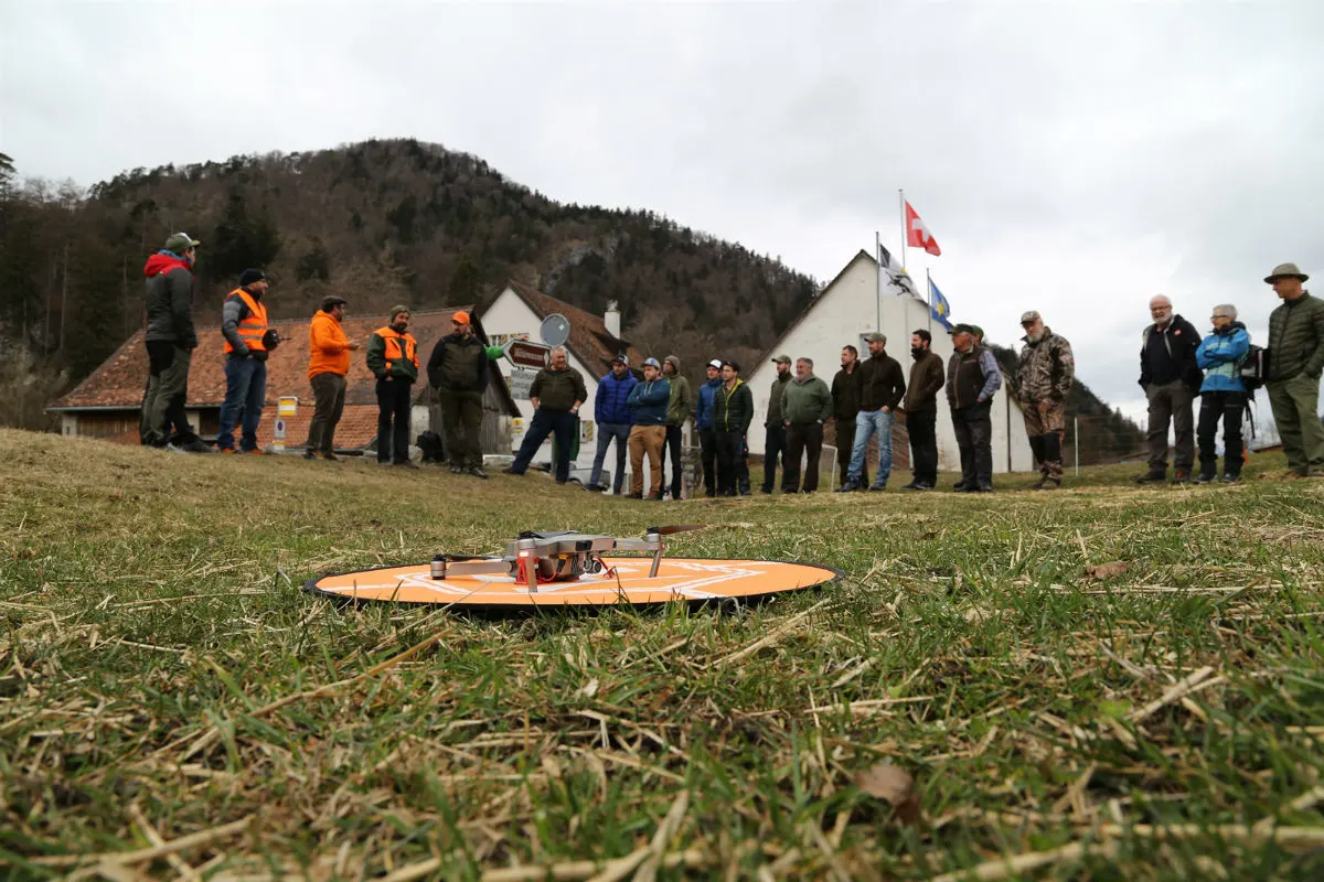 Ausbildung von Drohnenpiloten für die Rettung von Rehkitzen