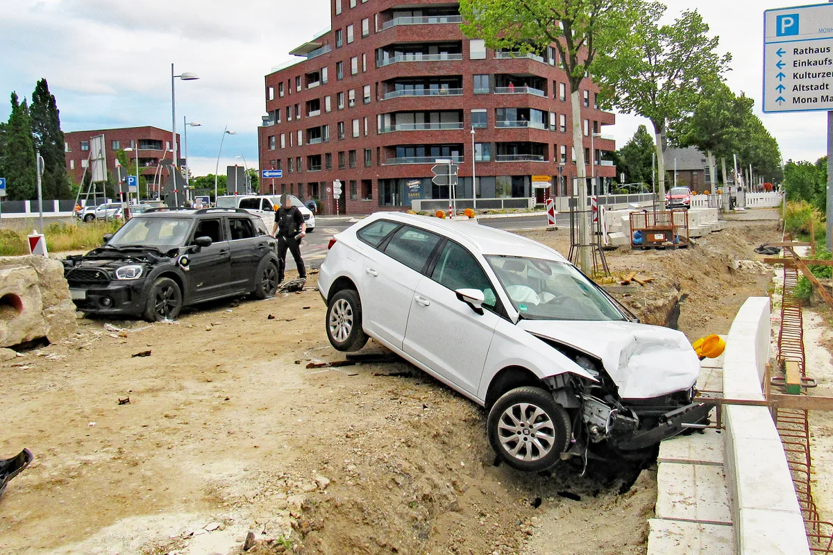 Monheim am Rhein NRW – 88-Jähriger verursacht Unfall mit zwei Schwerverletzten