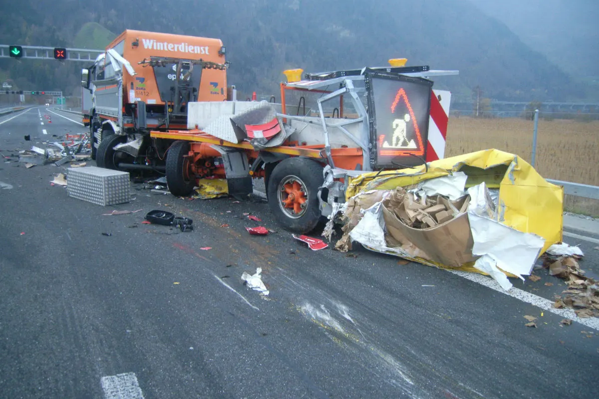 Seedorf UR - Hoher Sachschaden bei Verkehrsunfall – eine Person verletzt