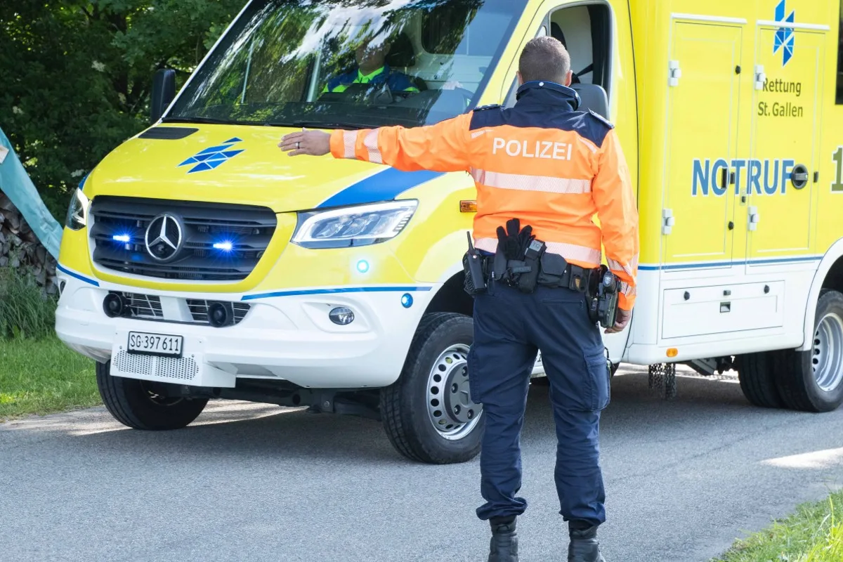 Wil SG - Pferd wirft Reiterin ab und brennt durch und verletzt sich dabei - Tierarzt muss Pferd von Schmerzen erlösen