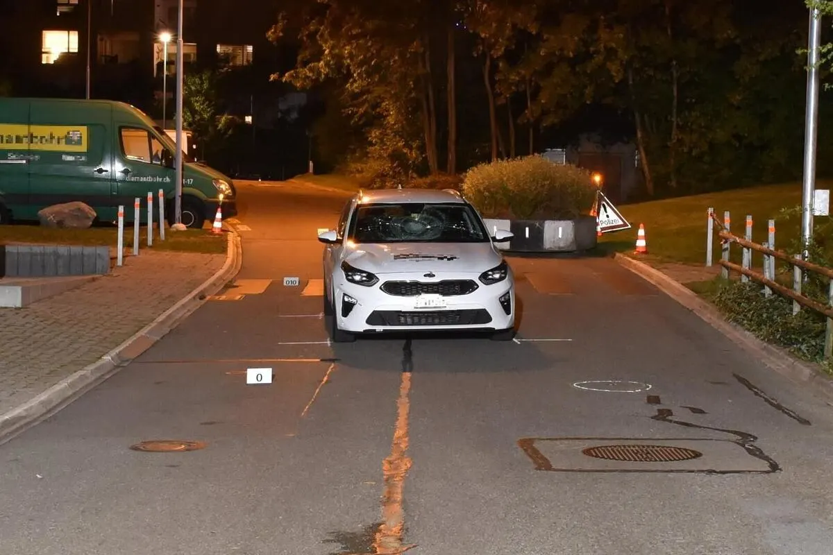 Adlikon bei Regensdorf ZH - 13-jähriger Velofahrer nach Unfall schwer verletzt
