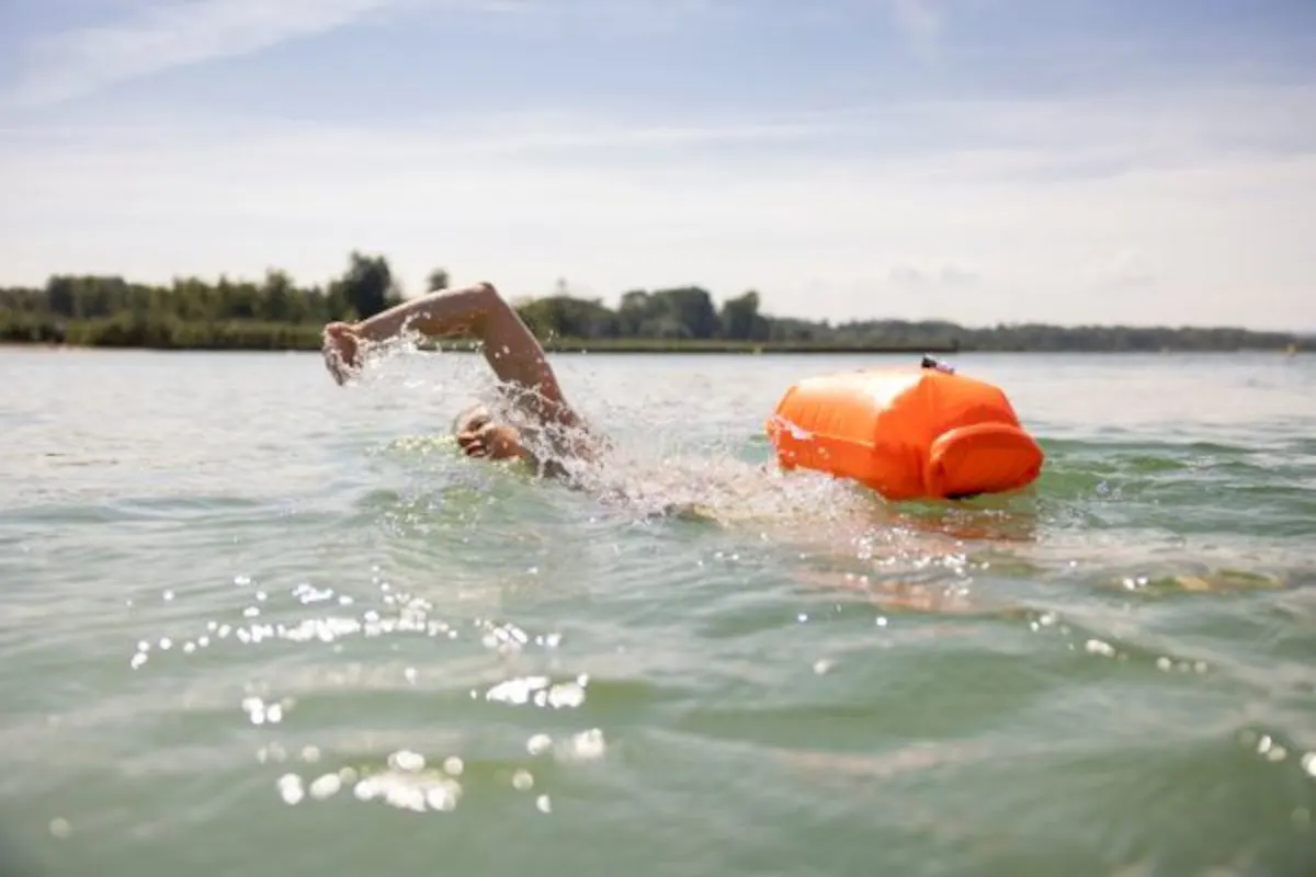 Schwimmen mit Verantwortung – Wie Auftriebshilfen vor dem Ertrinken schützen