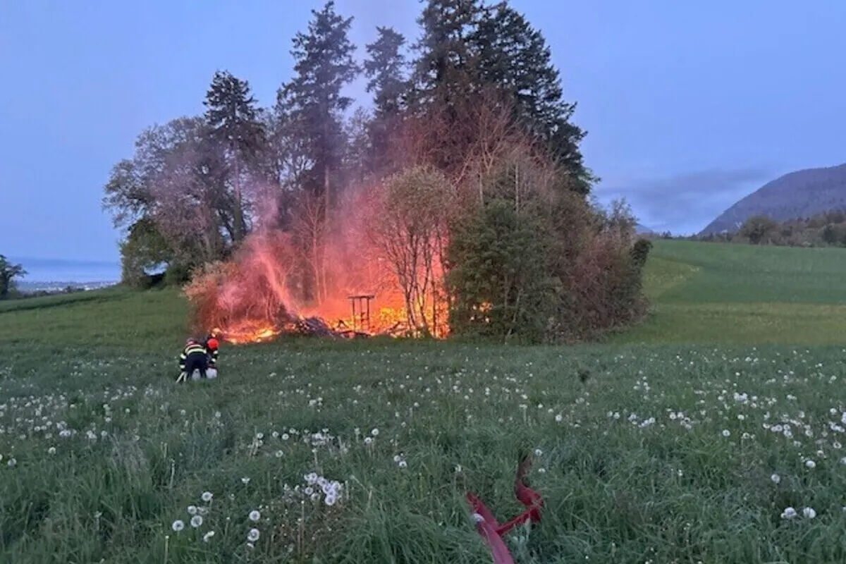 Corcelles-Cormondrèche NE - Brand einer verlassenen Kapelle