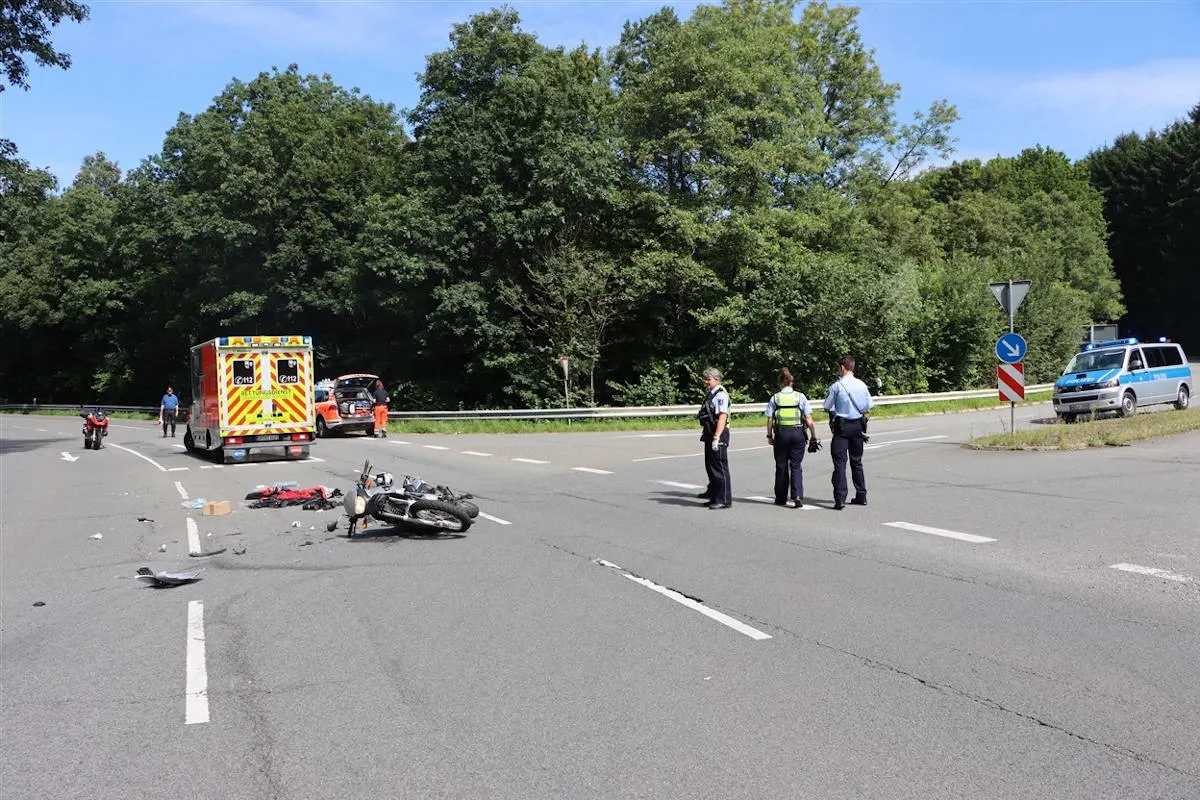 Reichshof – Motorradfahrer erlitt bei Unfall schwere Verletzungen