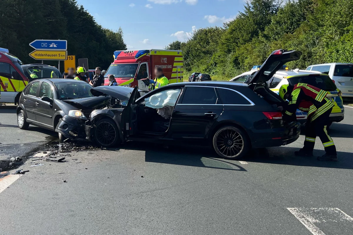 Enger - Entgegenkommendes Auto übersehen 
