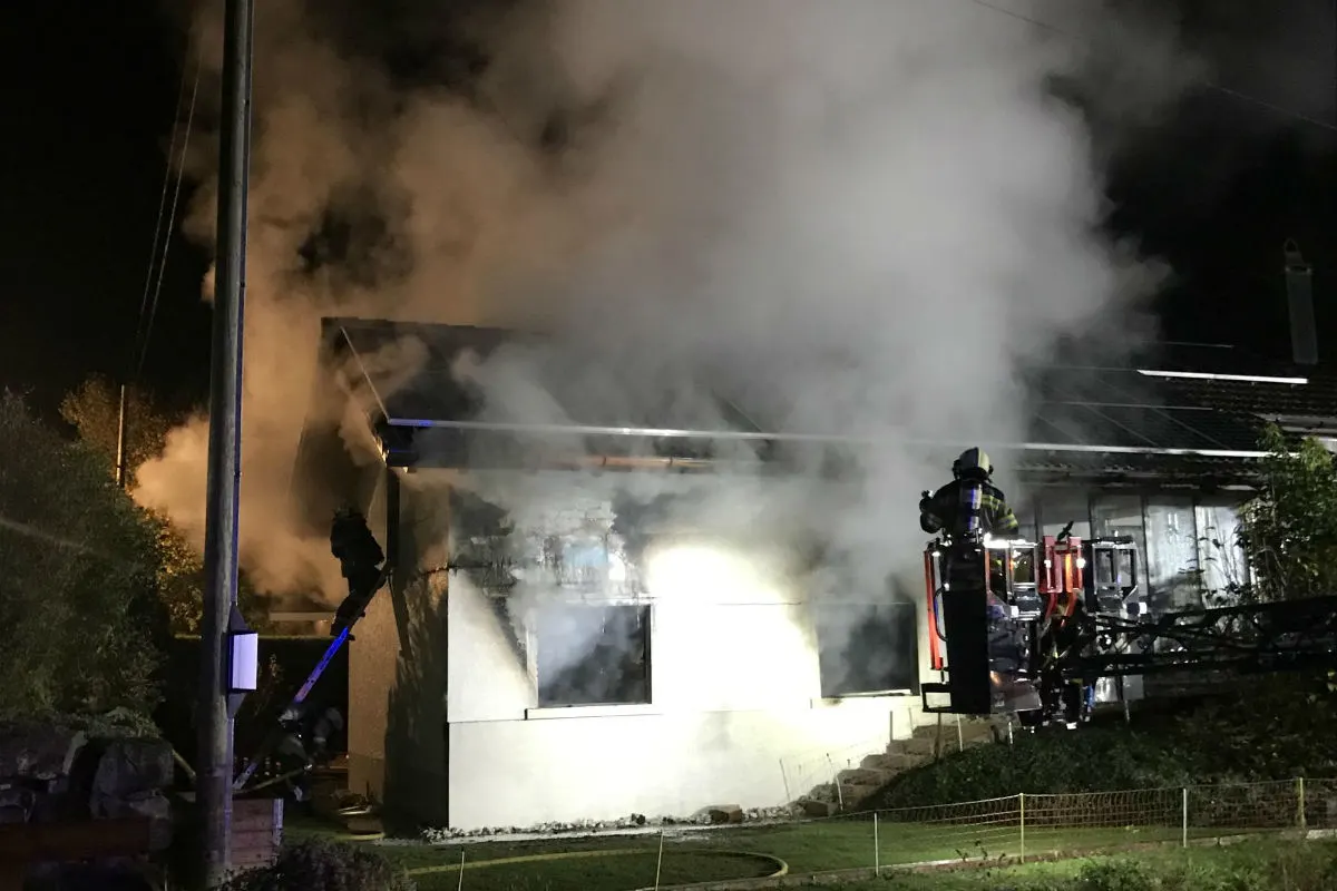 Langenbruck BL - Garage in Brand geraten