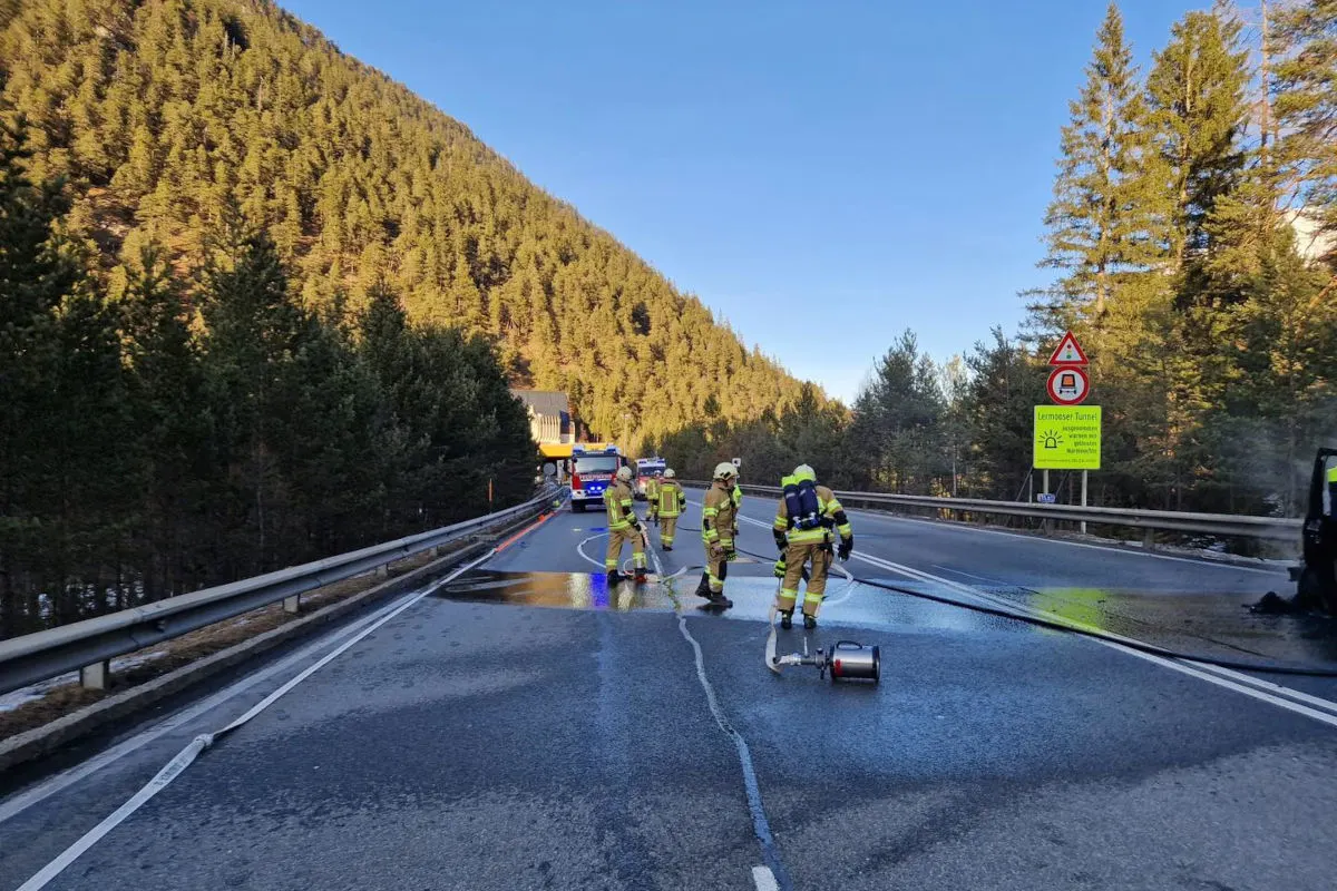 Biberwier – Auto auf Fernpassstraße in Brand geraten