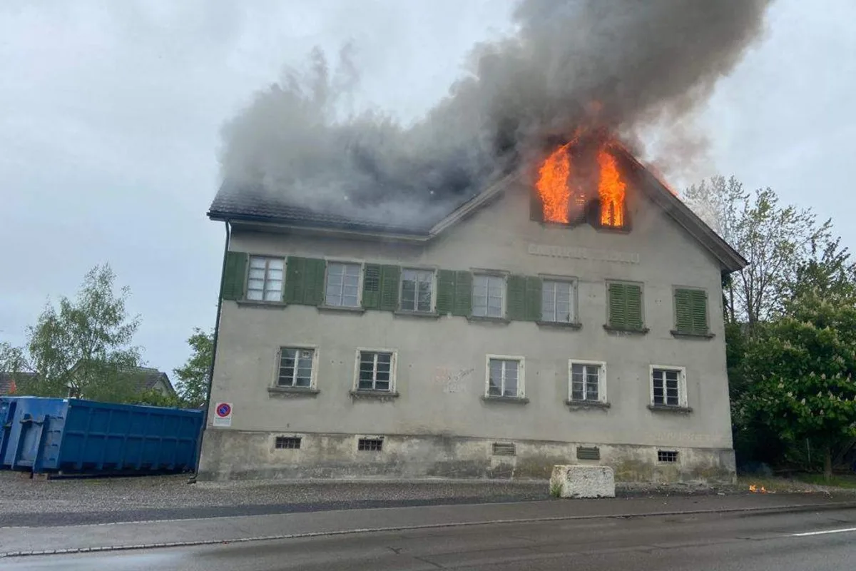 Bünzen AG - Ehemaliges Restaurant von den Flammen zerstört