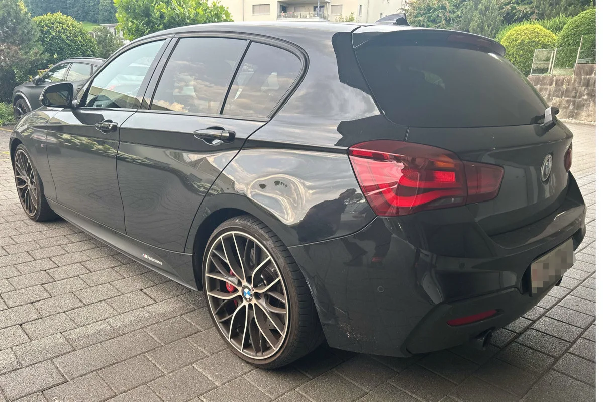 Bäch SZ – Unfall beim Abbiegen